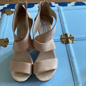 Diane VonFurstenburg// platform wedges, size 9